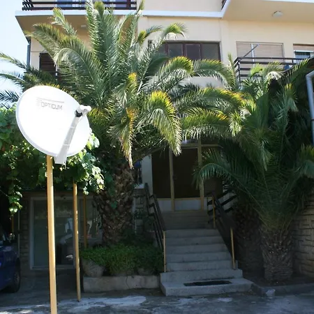 Triple Starigrad 6637c Gostinjska kuća