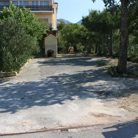 Gostinjska kuća Triple Starigrad 6637c 3*