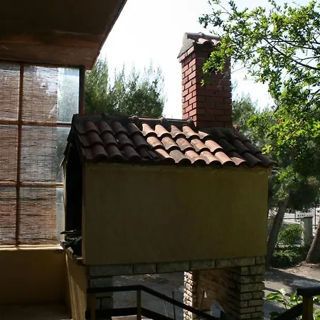Gostinjska kuća Triple Starigrad 6637c Starigrad Paklenica